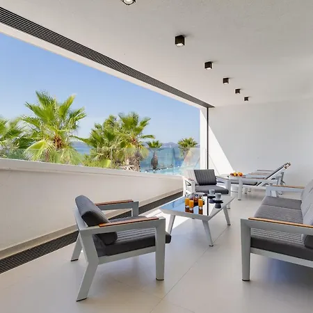 Captain Apartment