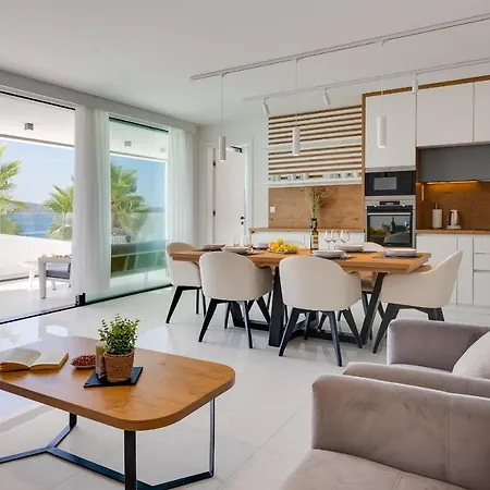 Captain Apartment *