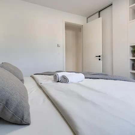 Captain Apartment *