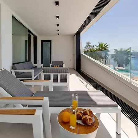 Captain Apartment