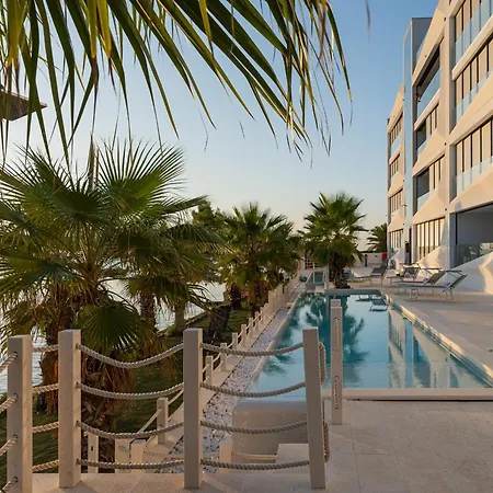 Captain Apartment
