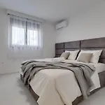 Captain شقة بيبينيا